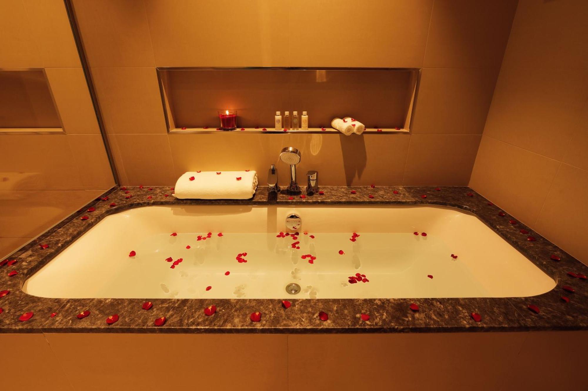Elegant With Direct Access To Mall Appartamento