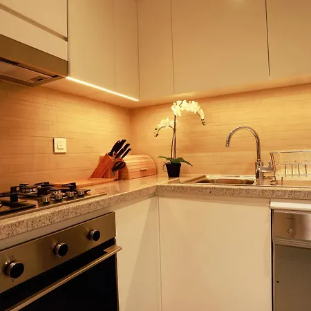 Elegant Apartment With Direct Access To Dubai Mall Exterior photo
